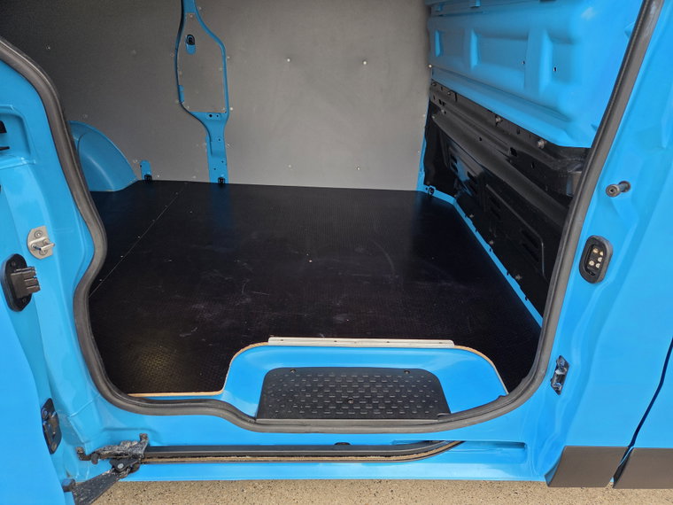 Vehicle Image 33
