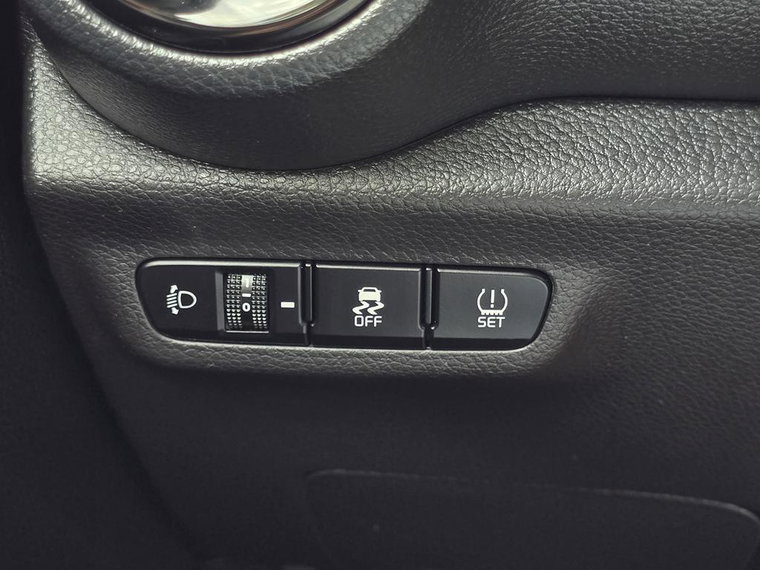 Vehicle Image 26
