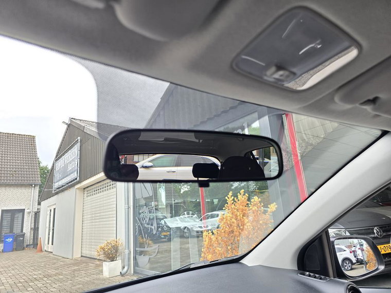 Vehicle Image 29