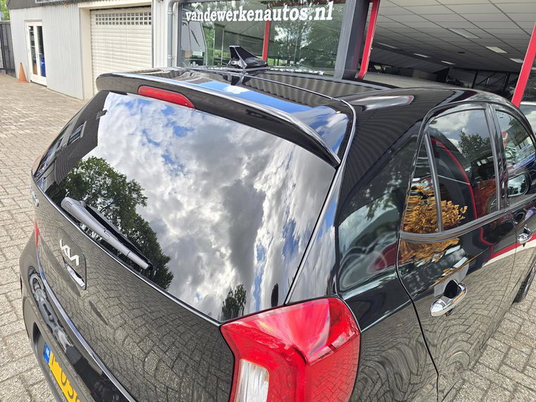 Vehicle Image 32