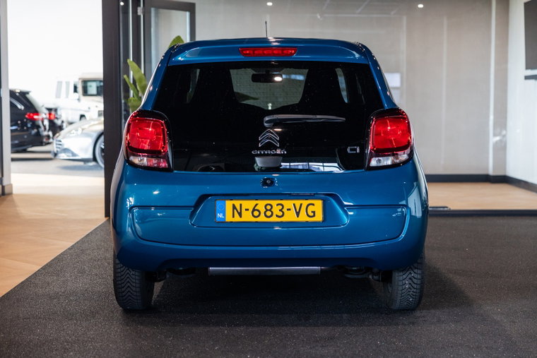 Vehicle Image 10