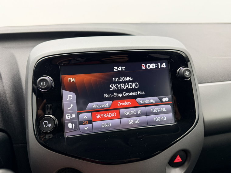 Vehicle Image 12