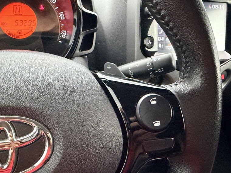 Vehicle Image 21