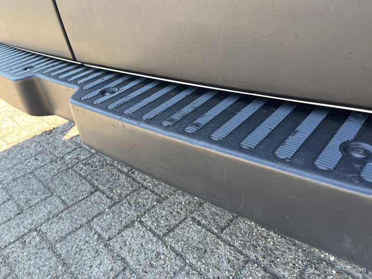 Vehicle Image 42