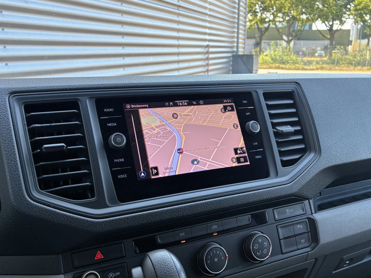 Vehicle Image 25