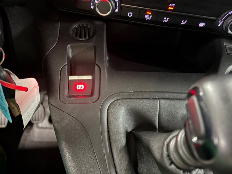 Vehicle Image 23