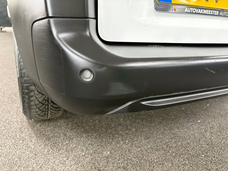 Vehicle Image 28
