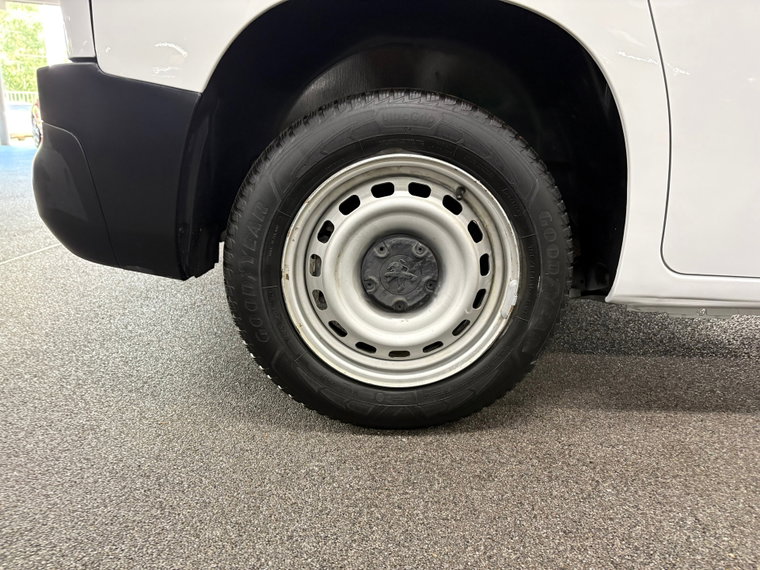 Vehicle Image 31