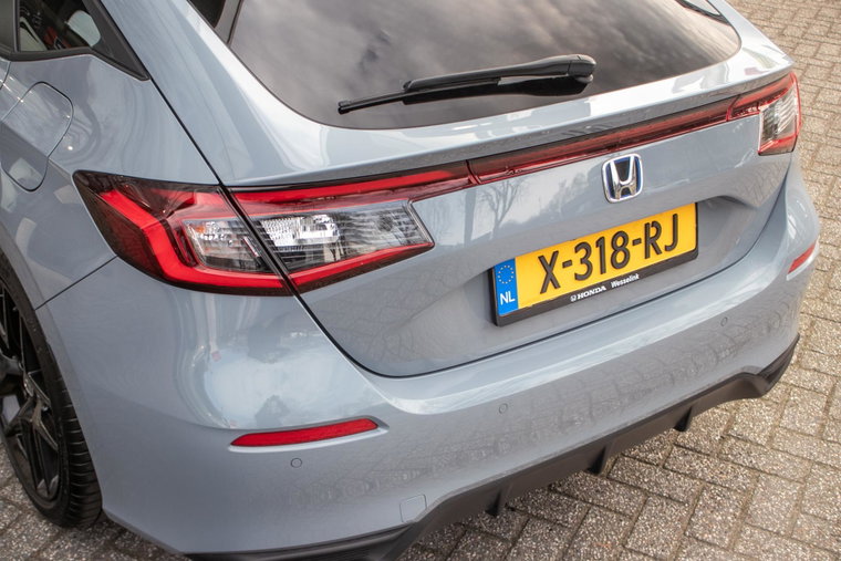 Vehicle Image 32