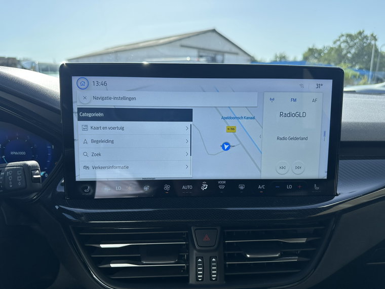 Vehicle Image 38