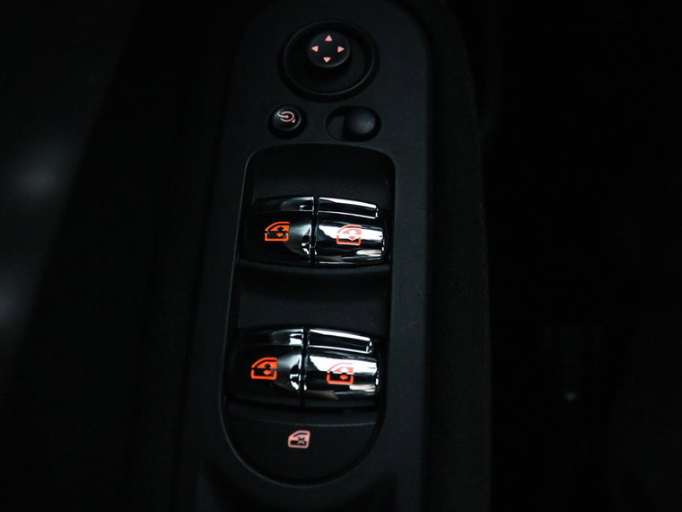 Vehicle Image 38
