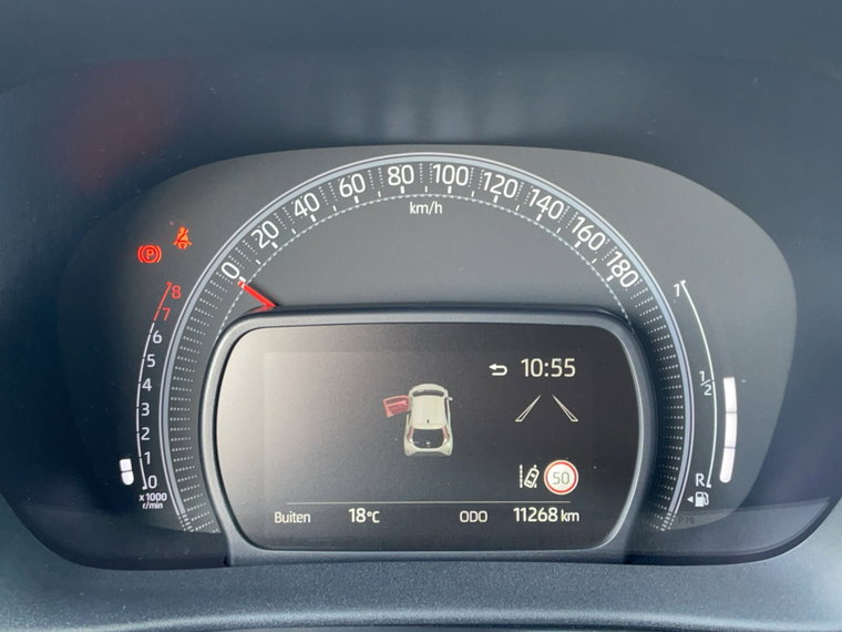 Vehicle Image 15