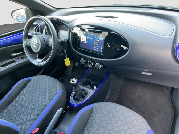Vehicle Image 7