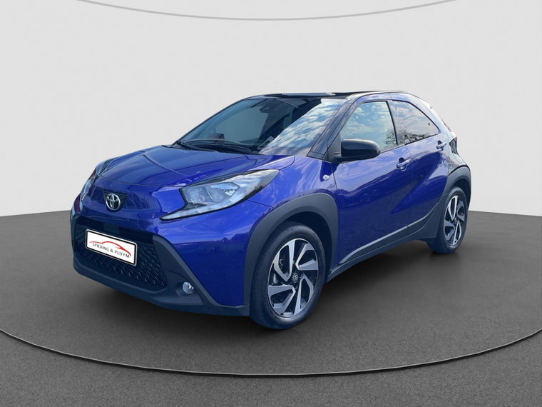 Vehicle Image 10