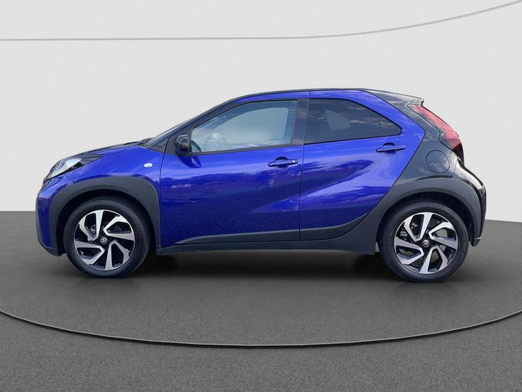 Vehicle Image 11