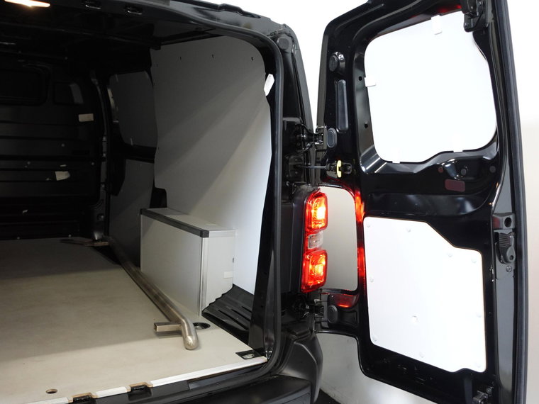Vehicle Image 36