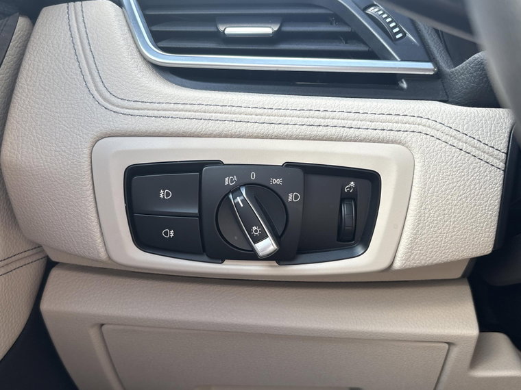 Vehicle Image 27