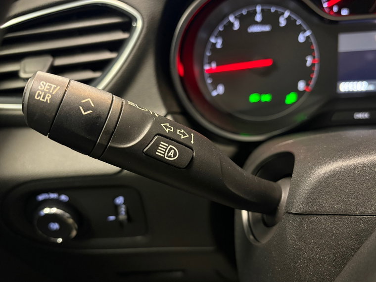 Vehicle Image 38