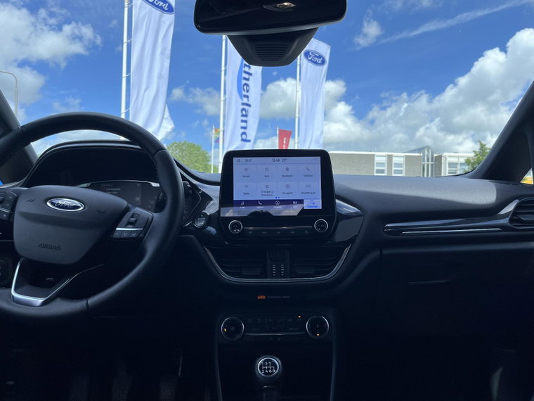 Vehicle Image 12