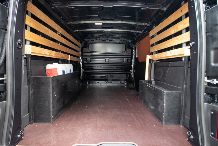 Vehicle Image 13