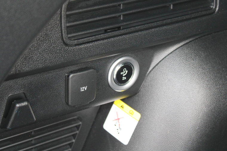 Vehicle Image 25