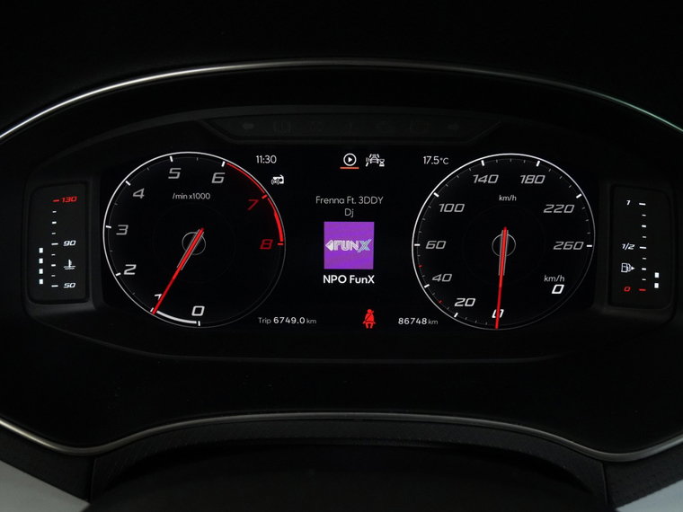 Vehicle Image 19