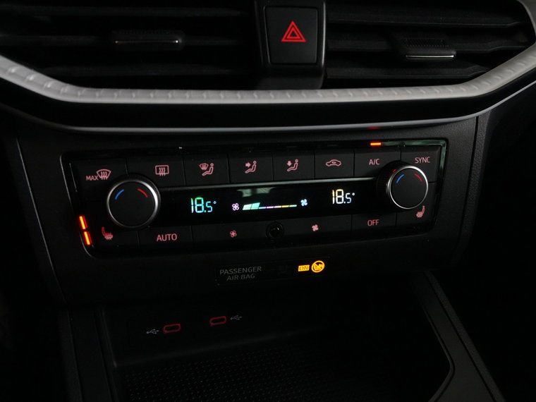 Vehicle Image 28