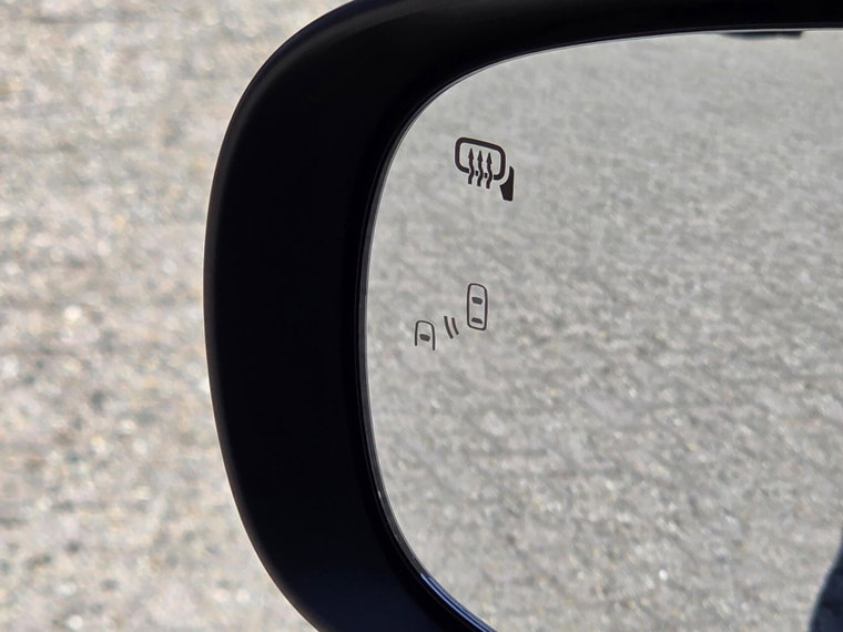 Vehicle Image 25