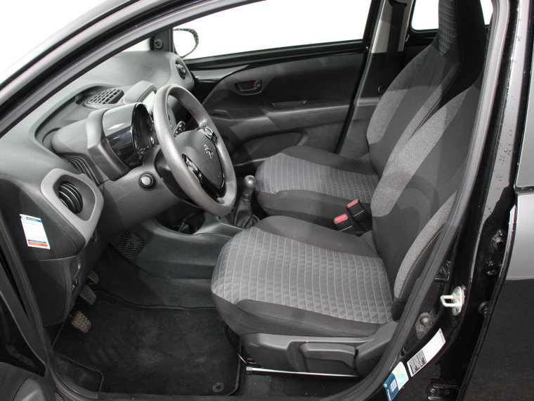 Vehicle Image 12