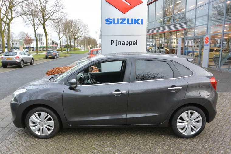 Vehicle Image 4