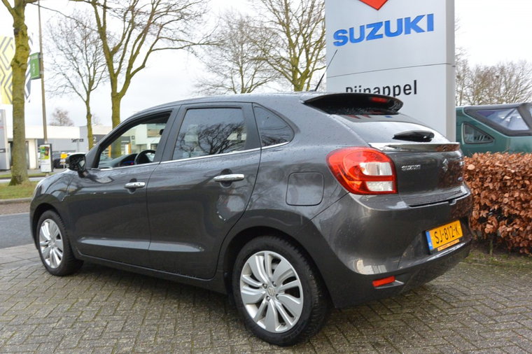 Vehicle Image 5