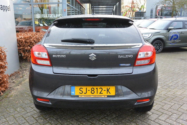 Vehicle Image 6