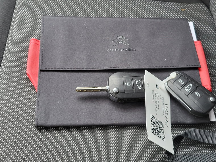 Vehicle Image 16
