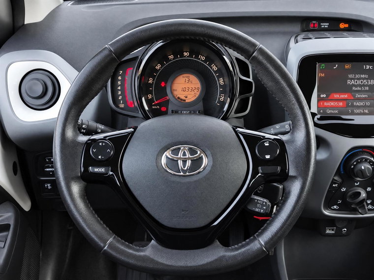 Vehicle Image 14