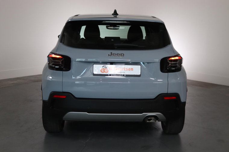 Vehicle Image 16