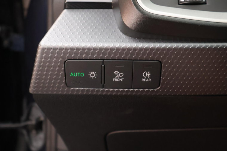 Vehicle Image 12