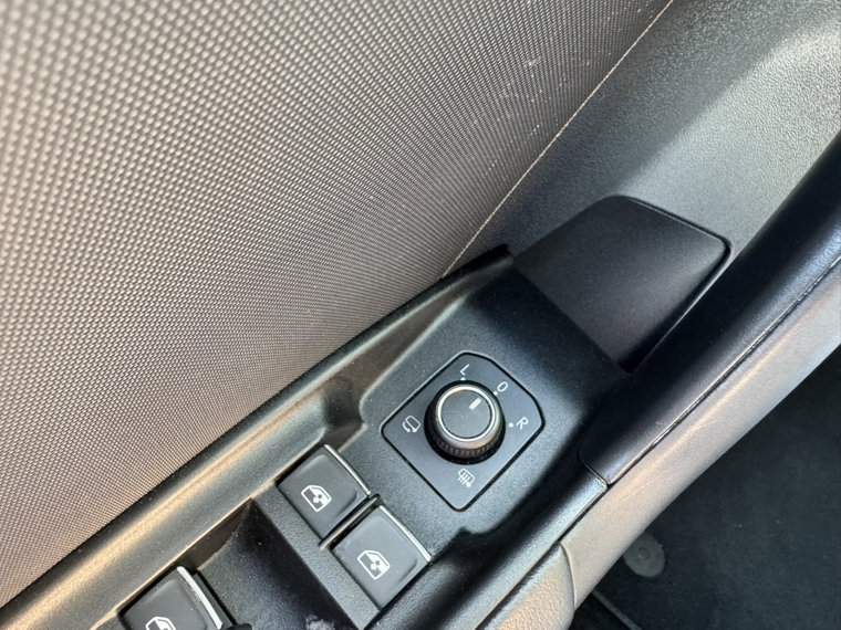 Vehicle Image 27