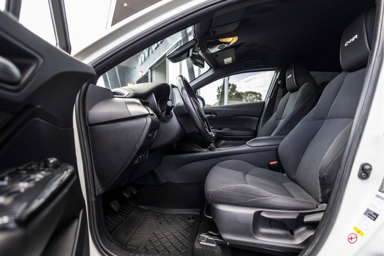 Vehicle Image 9