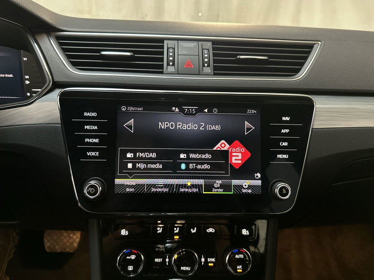 Vehicle Image 21