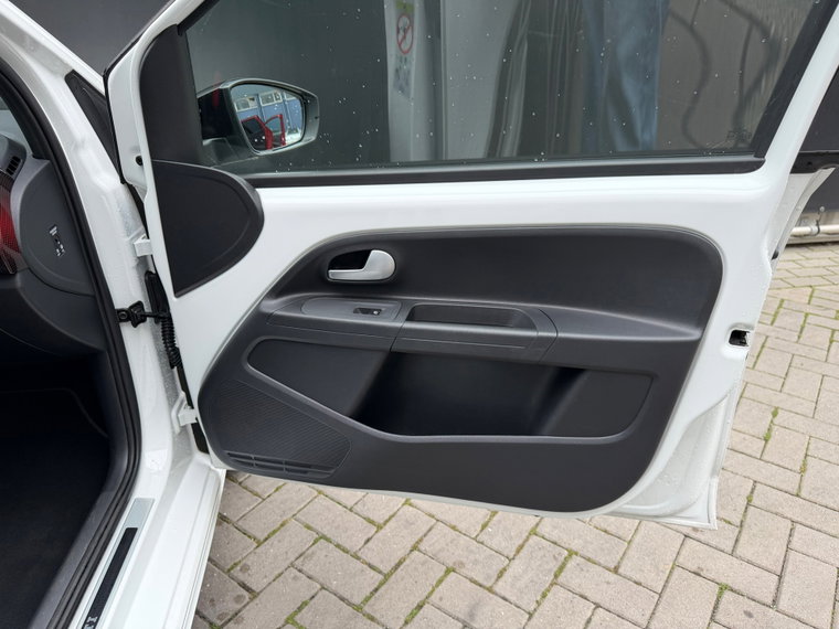 Vehicle Image 26