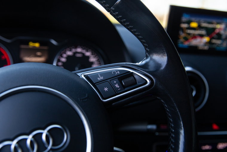 Vehicle Image 12