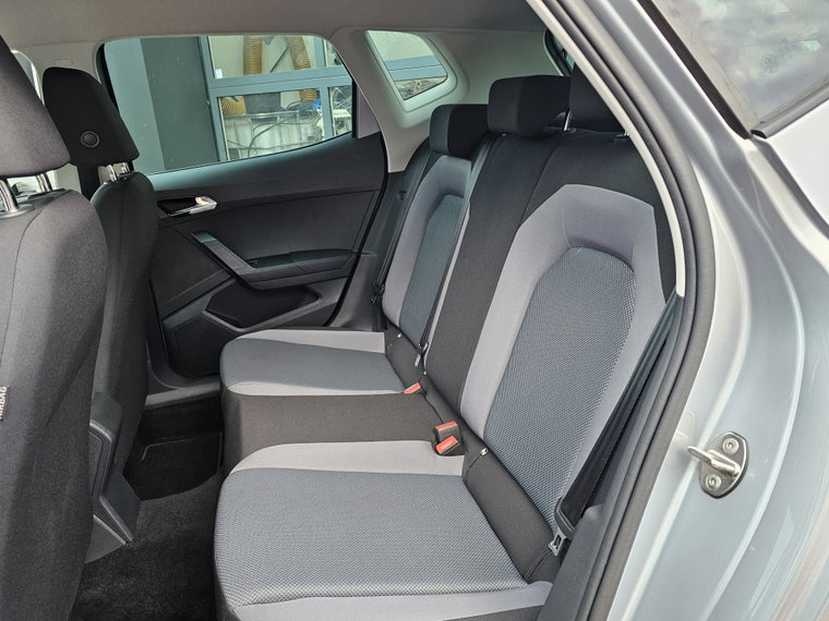 Vehicle Image 12
