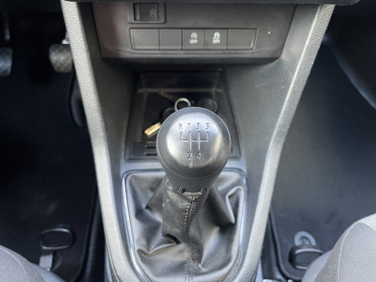 Vehicle Image 37
