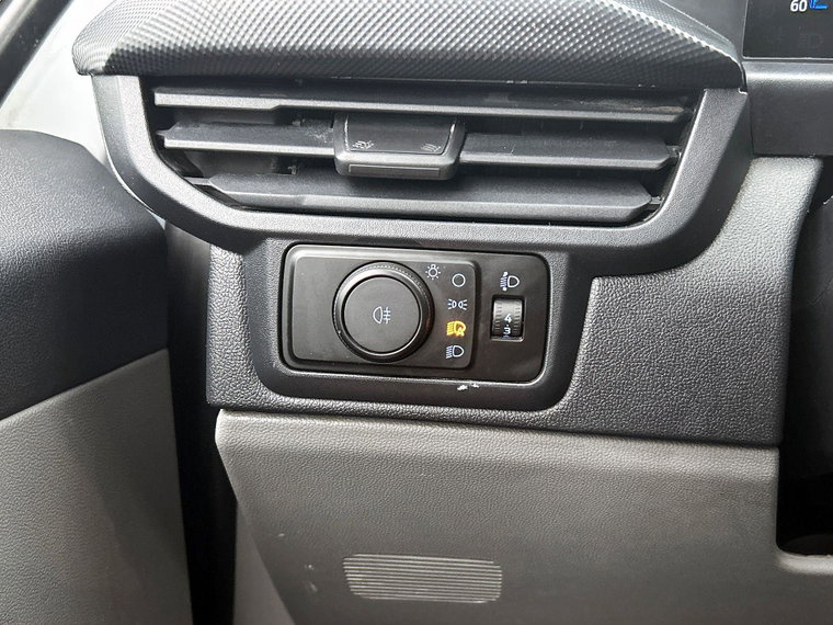 Vehicle Image 32