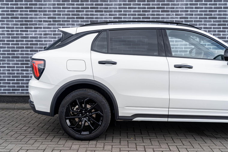 Vehicle Image 14