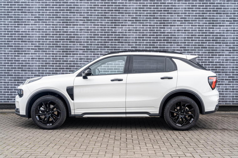 Vehicle Image 4