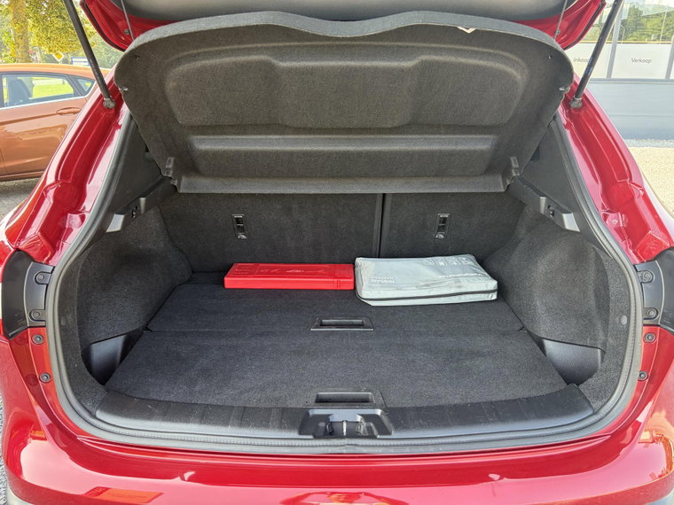 Vehicle Image 38