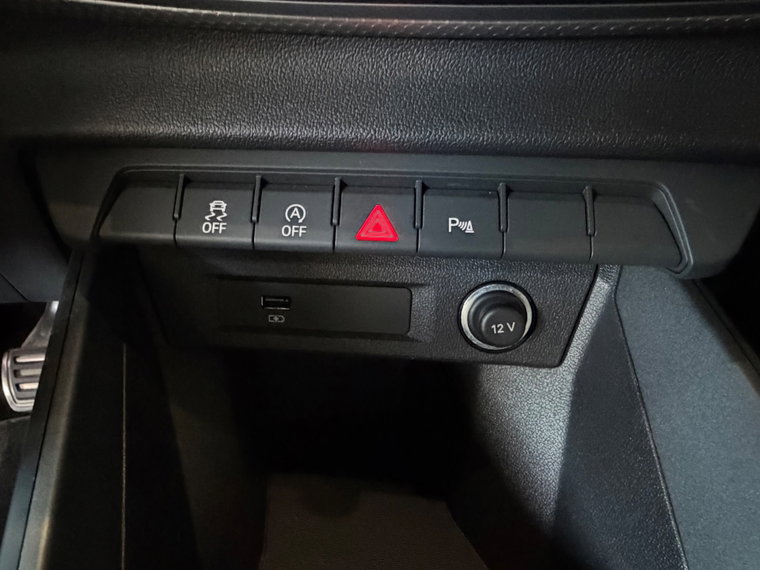 Vehicle Image 33