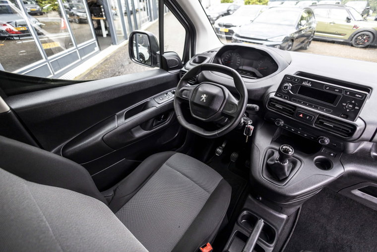 Vehicle Image 19