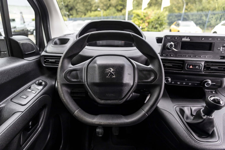 Vehicle Image 20